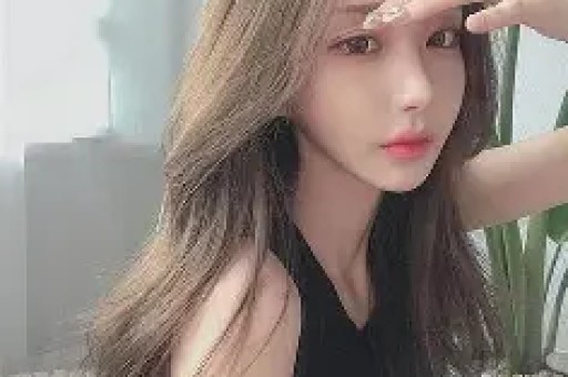 炸裂！司晓迪凌晨甩黑色吊带美照评论区从吃瓜到吐槽吵翻了天